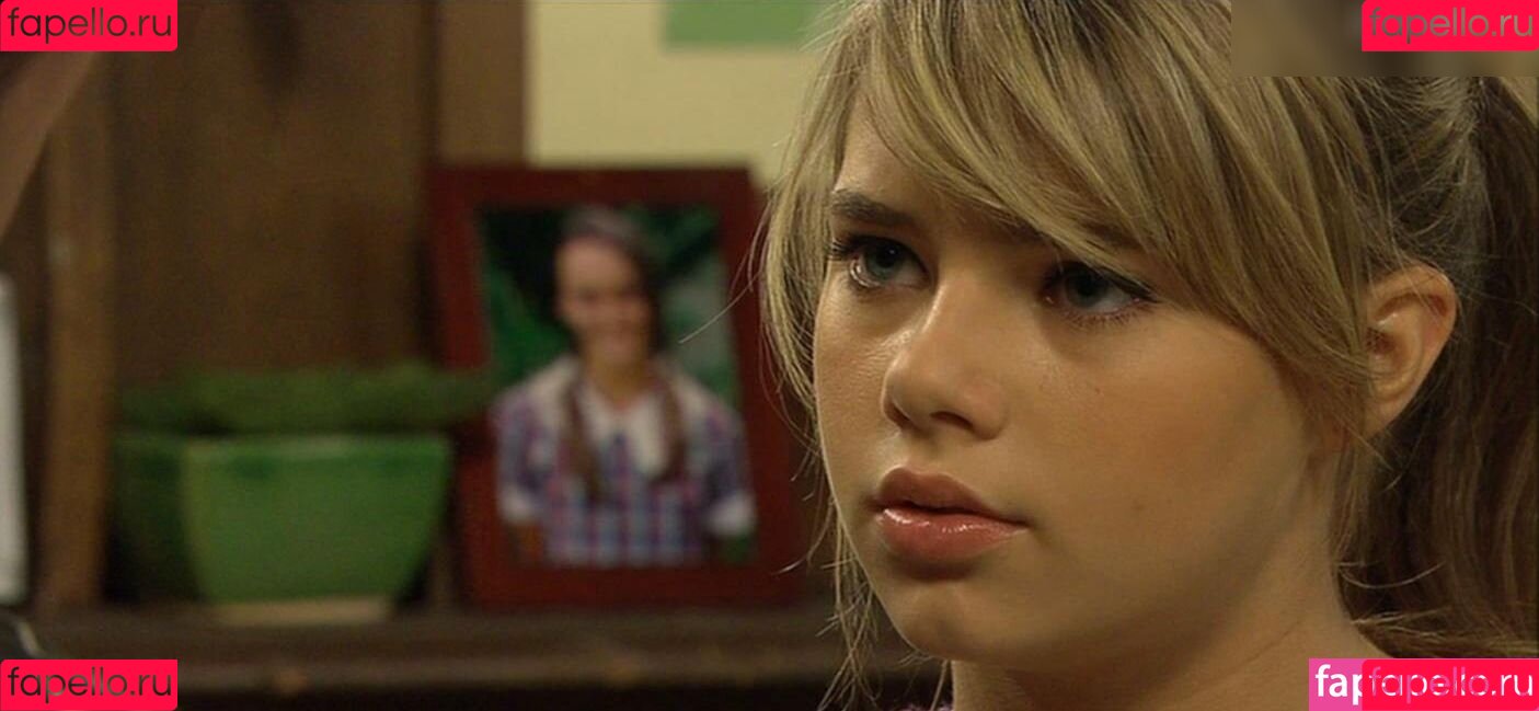 Indiana Evans Onlyfans Photo Gallery 
