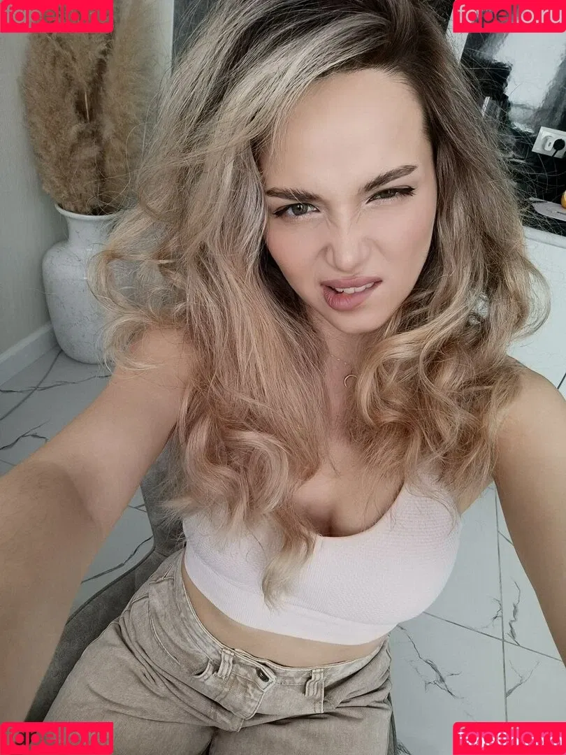 AlinaNaMeli Onlyfans Photo Gallery 