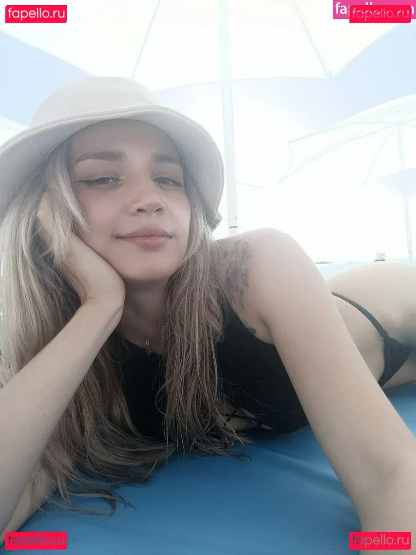 AlinaNaMeli Onlyfans Photo Gallery 