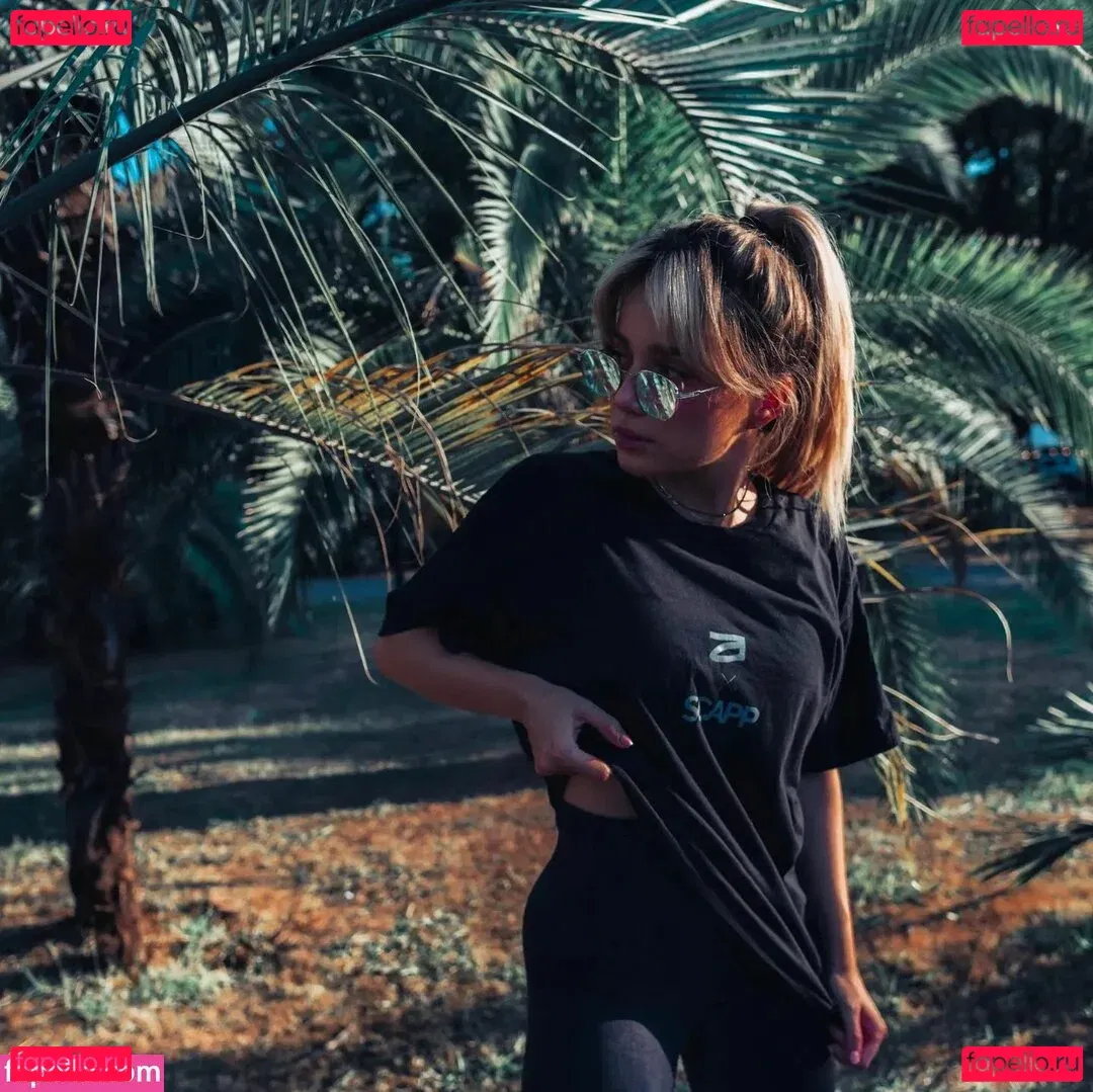 AlinaNaMeli Onlyfans Photo Gallery 