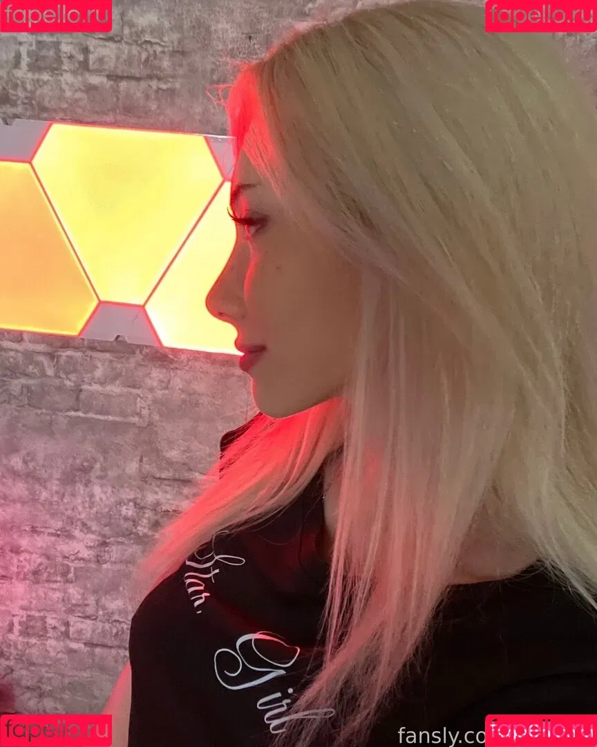 iradash Onlyfans Photo Gallery 