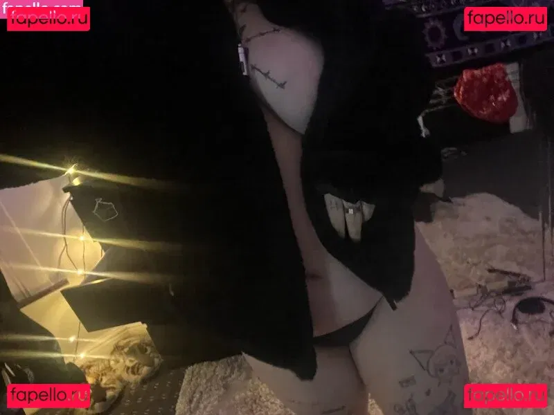 iradash Onlyfans Photo Gallery 