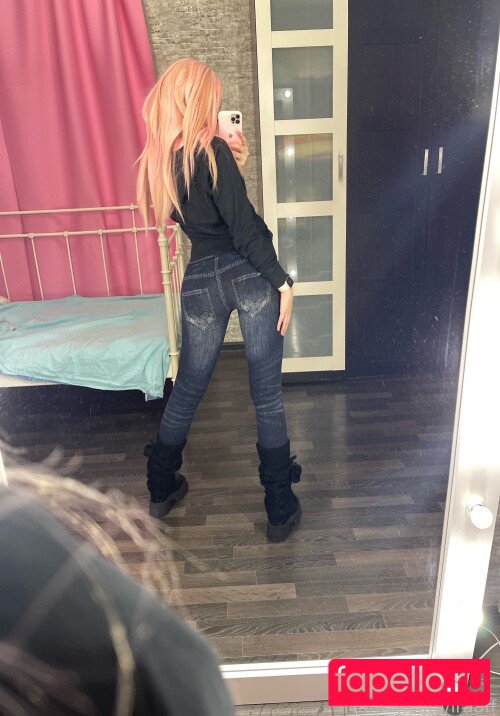 iradash Onlyfans Photo Gallery 