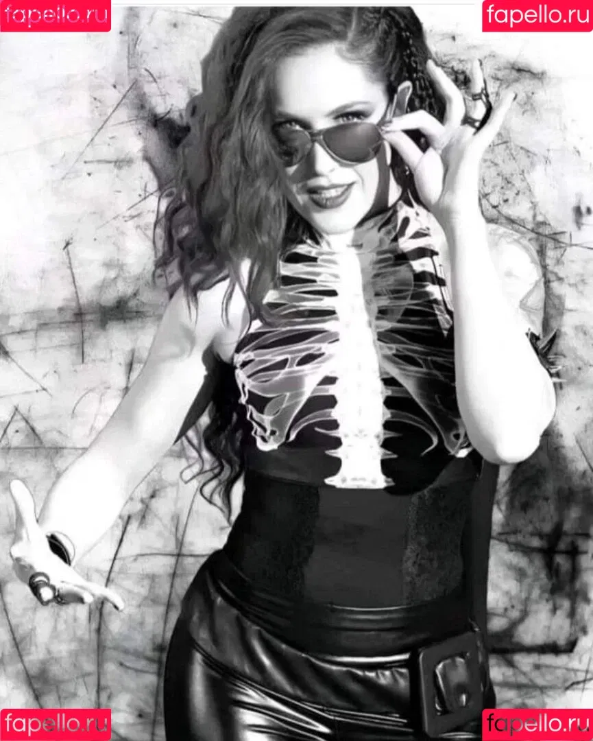 Alissa White-Gluz Onlyfans Photo Gallery 