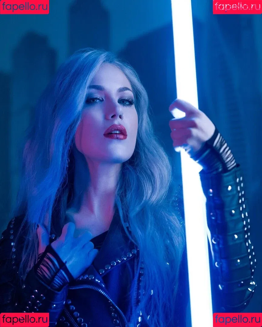 Alissa White-Gluz Onlyfans Photo Gallery 