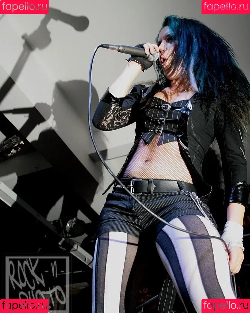 Alissa White-Gluz Onlyfans Photo Gallery 