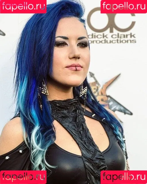 Alissa White-Gluz Onlyfans Photo Gallery 