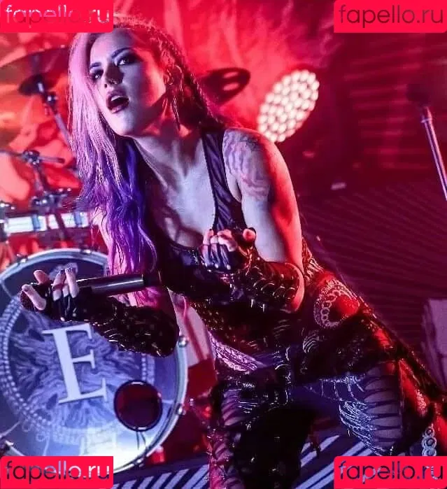 Alissa White-Gluz Onlyfans Photo Gallery 