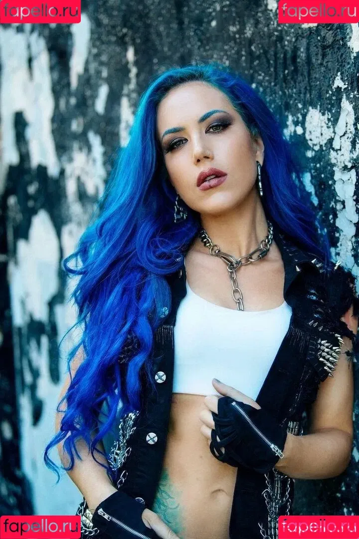 Alissa White-Gluz Onlyfans Photo Gallery 