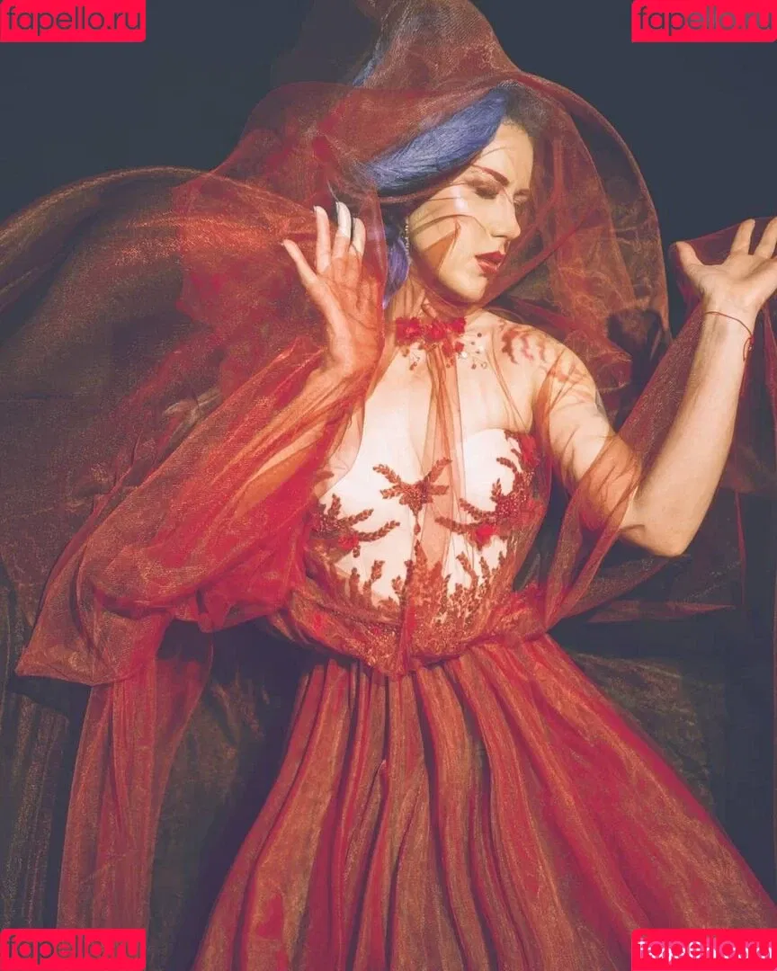 Alissa White-Gluz Onlyfans Photo Gallery 