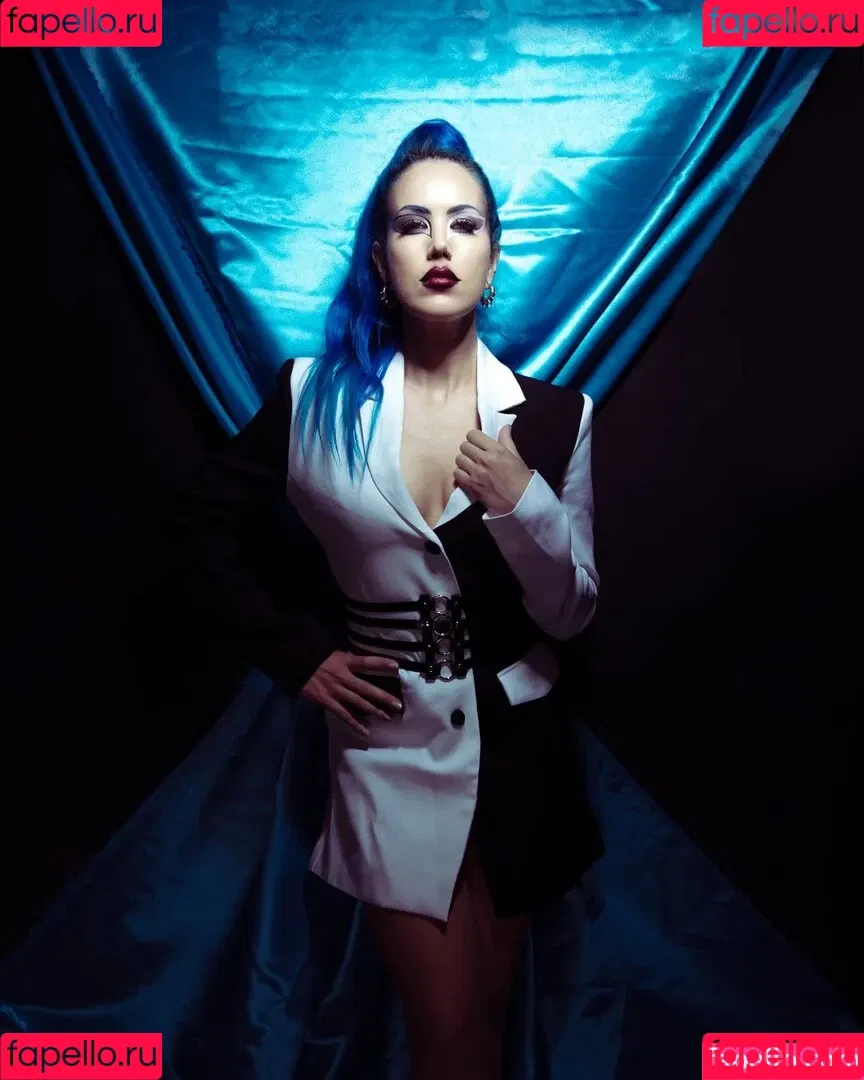 Alissa White-Gluz Onlyfans Photo Gallery 