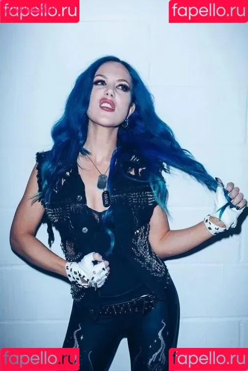 Alissa White-Gluz Onlyfans Photo Gallery 