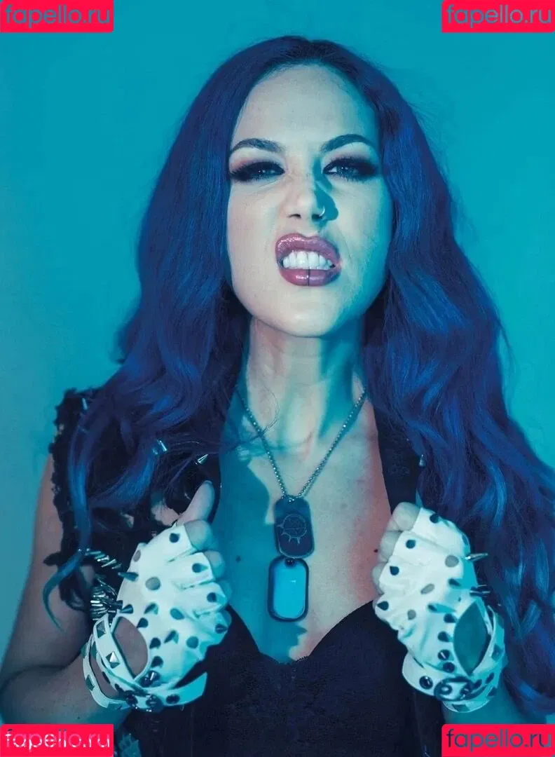 Alissa White-Gluz Onlyfans Photo Gallery 