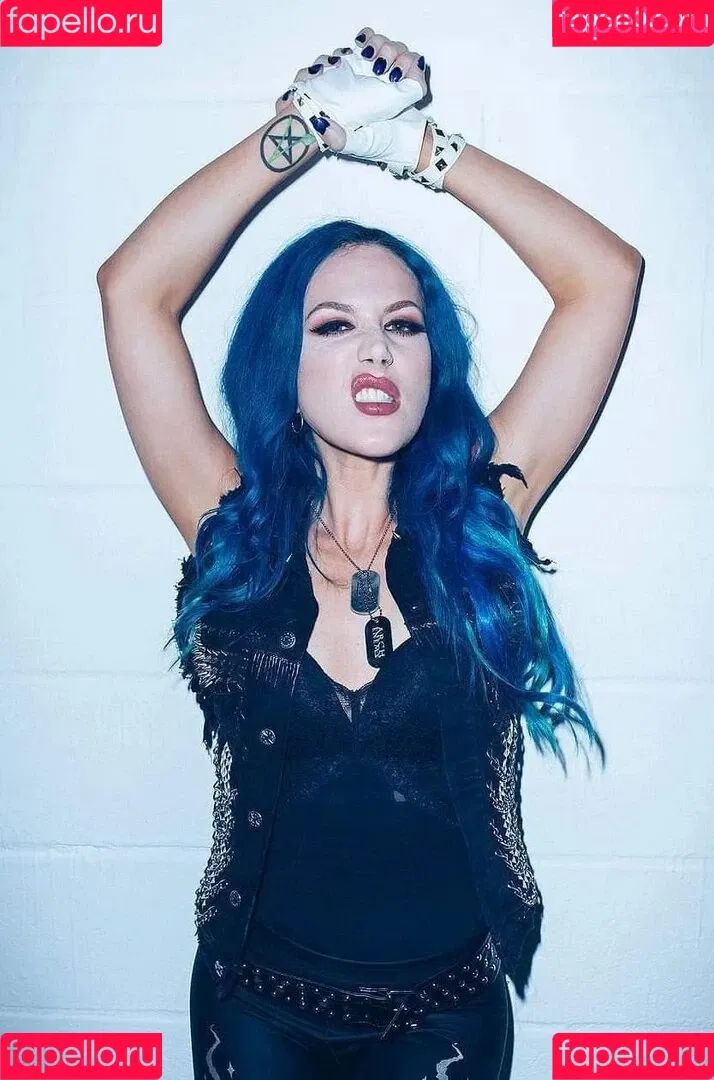 Alissa White-Gluz Onlyfans Photo Gallery 