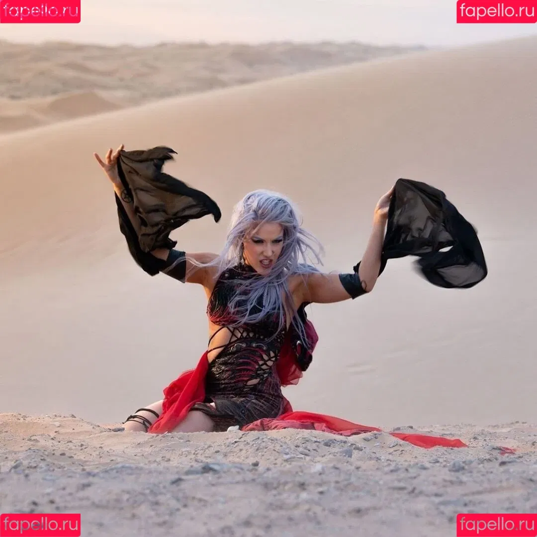 Alissa White-Gluz Onlyfans Photo Gallery 