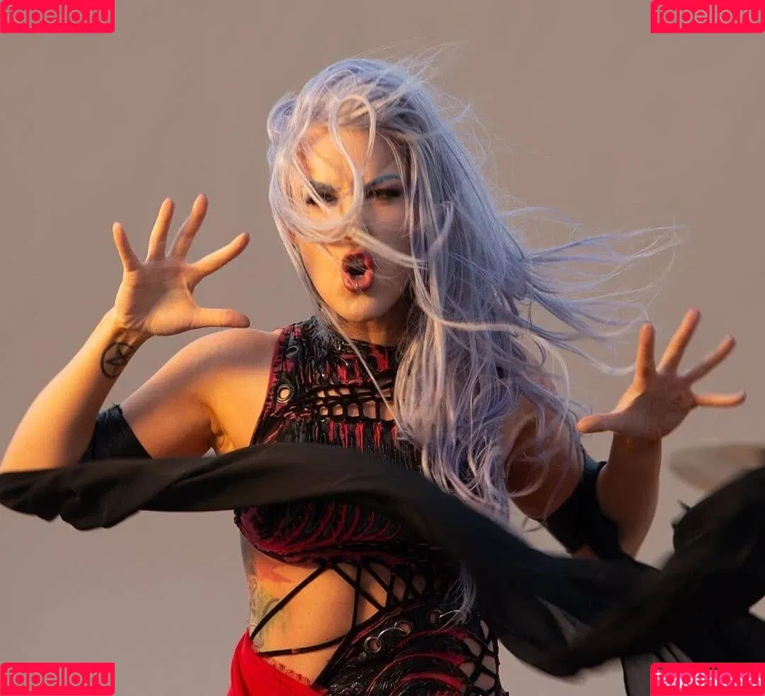 Alissa White-Gluz Onlyfans Photo Gallery 