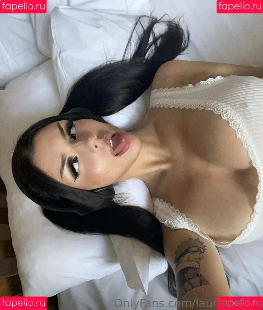 Laura Waifuu Onlyfans Photo Gallery 