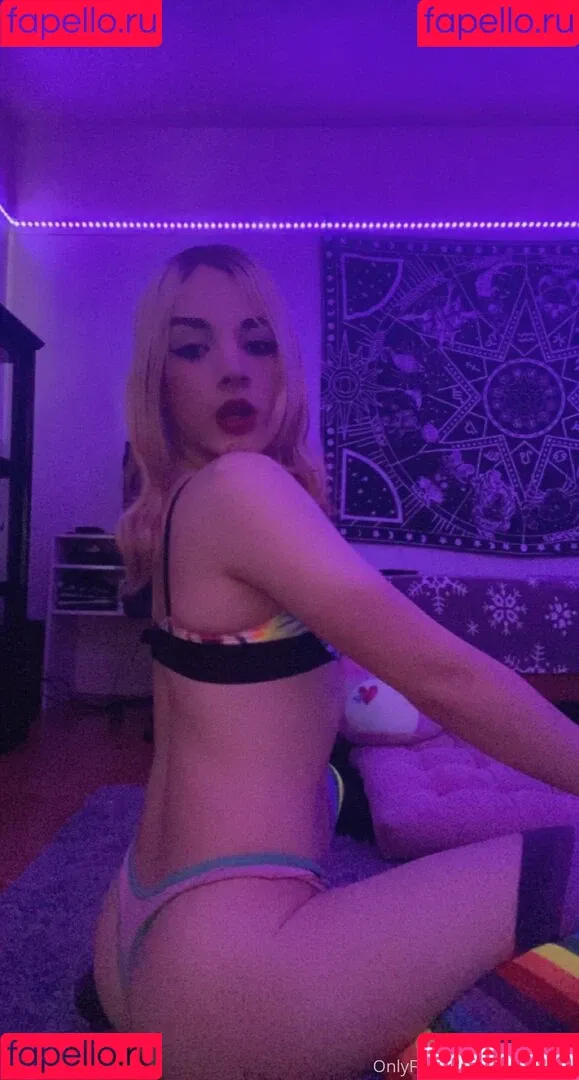 kholexcake Onlyfans Photo Gallery 