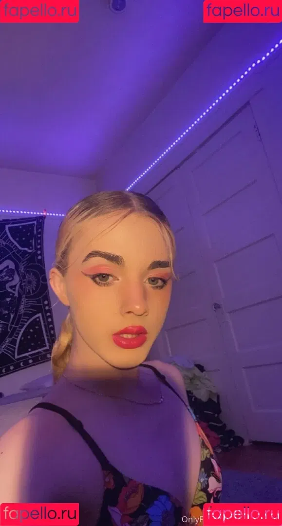 kholexcake Onlyfans Photo Gallery 
