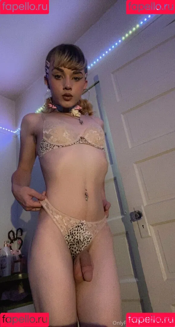 kholexcake Onlyfans Photo Gallery 