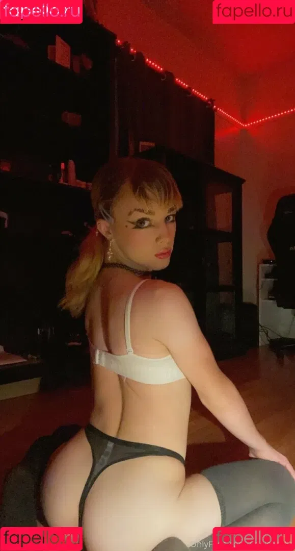 kholexcake Onlyfans Photo Gallery 