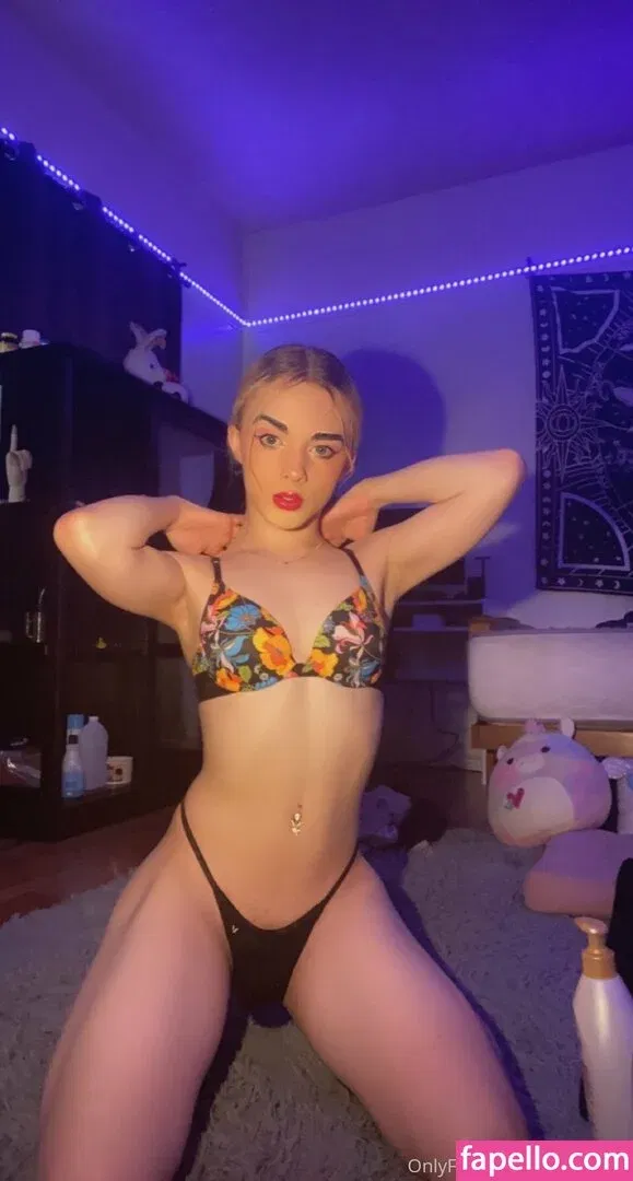 kholexcake Onlyfans Photo Gallery 