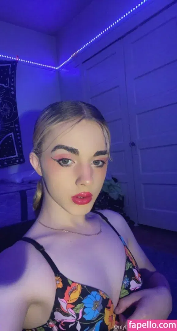 kholexcake Onlyfans Photo Gallery 