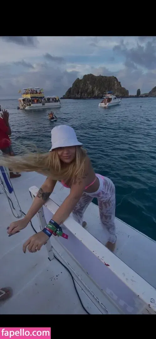 Vihh Tube Onlyfans Photo Gallery 