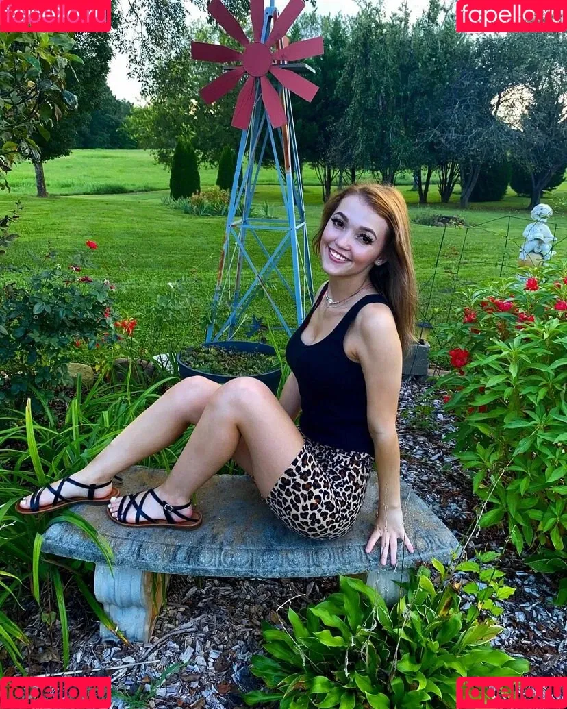 kristenhaness Onlyfans Photo Gallery 