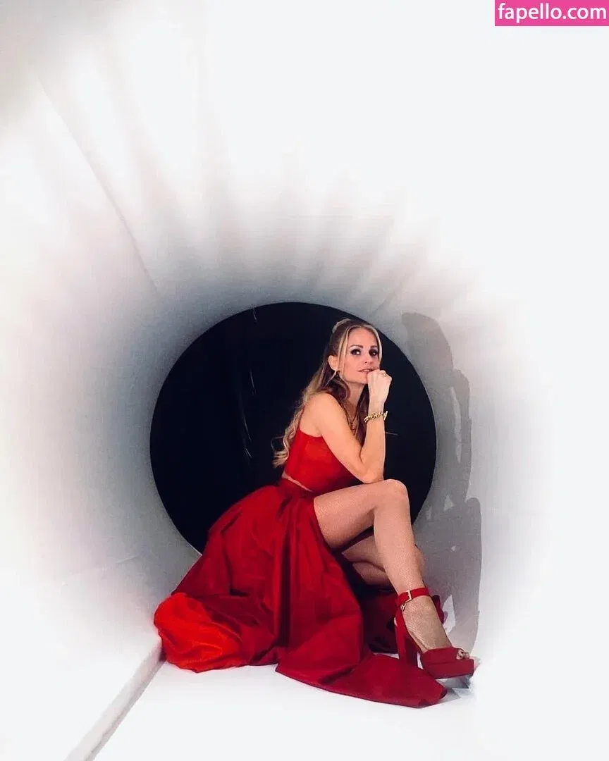 Mirjam Weichselbraun Onlyfans Photo Gallery 