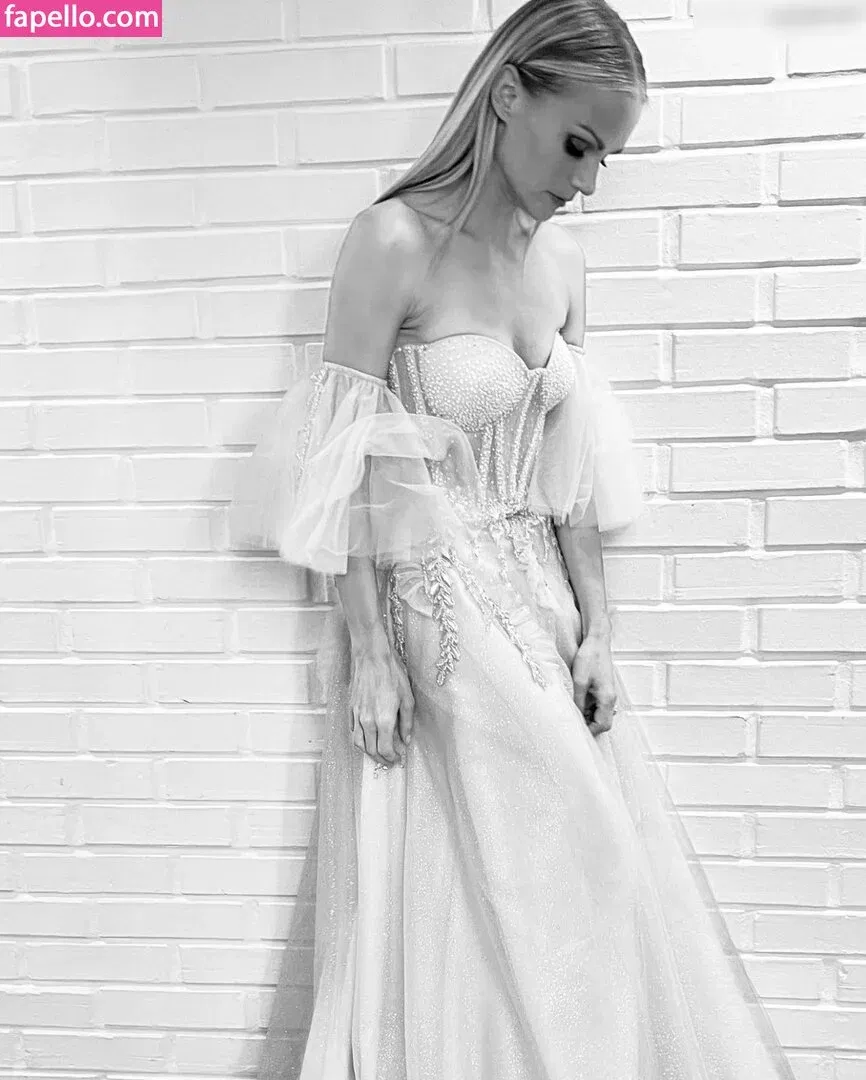 Mirjam Weichselbraun Onlyfans Photo Gallery 