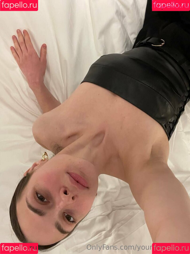 youremmmma Onlyfans Photo Gallery 