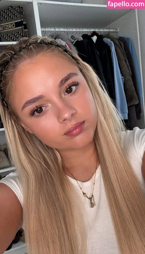 Brooke Marsden Onlyfans Photo Gallery 