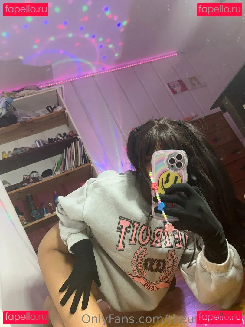 theunholychi Onlyfans Photo Gallery 