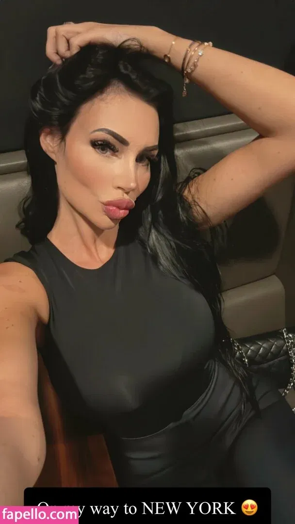 yvonne_bar Onlyfans Photo Gallery 