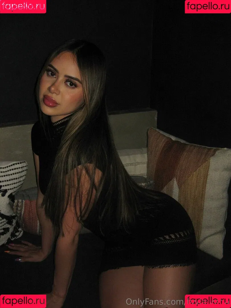 Layla.Vega Onlyfans Photo Gallery 