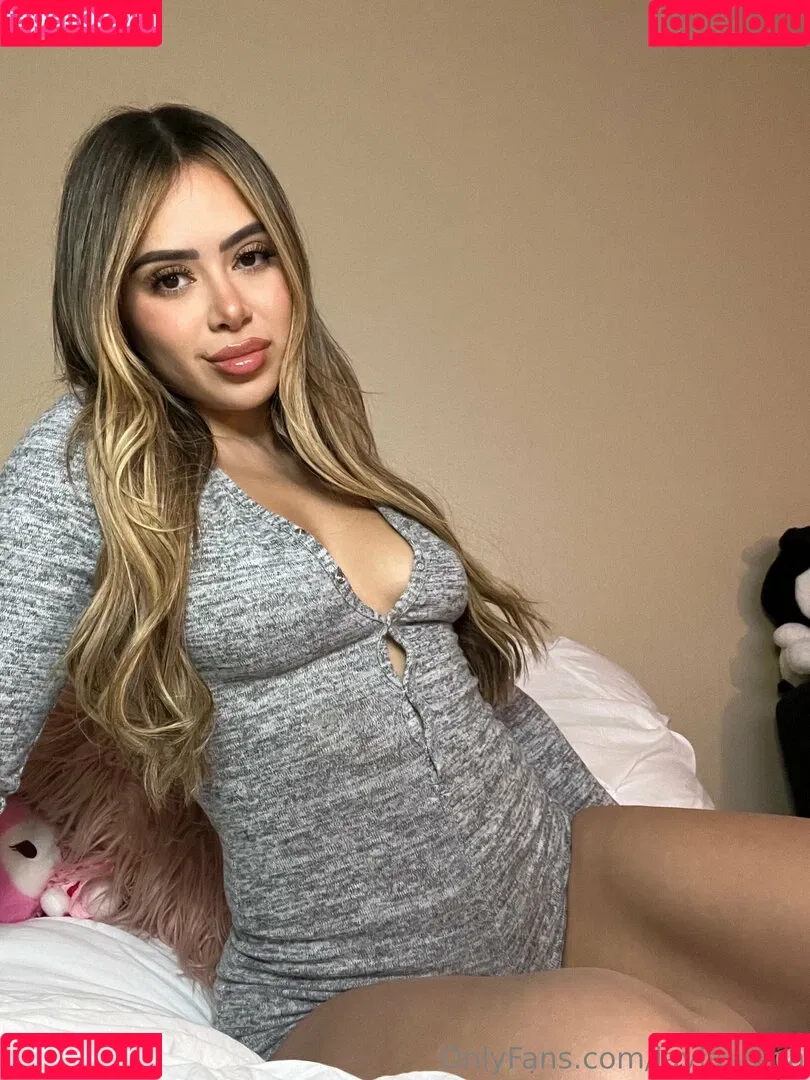 Layla.Vega Onlyfans Photo Gallery 