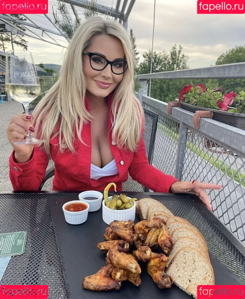 Lenka Dragounova Onlyfans Photo Gallery 