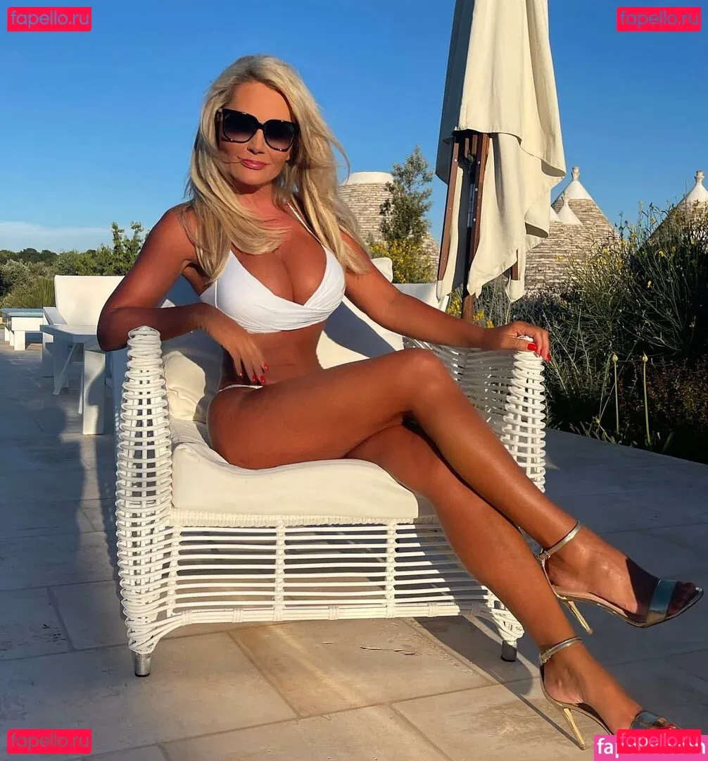 Lenka Dragounova Onlyfans Photo Gallery 