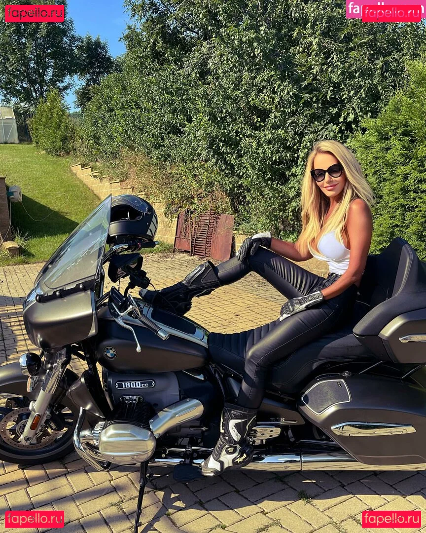 Lenka Dragounova Onlyfans Photo Gallery 