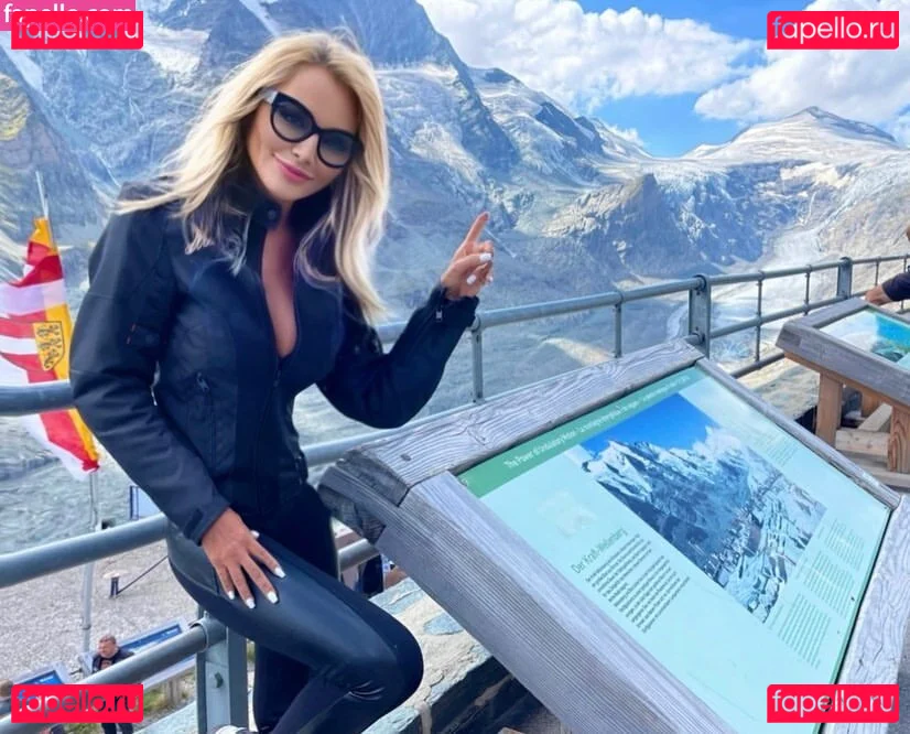 Lenka Dragounova Onlyfans Photo Gallery 