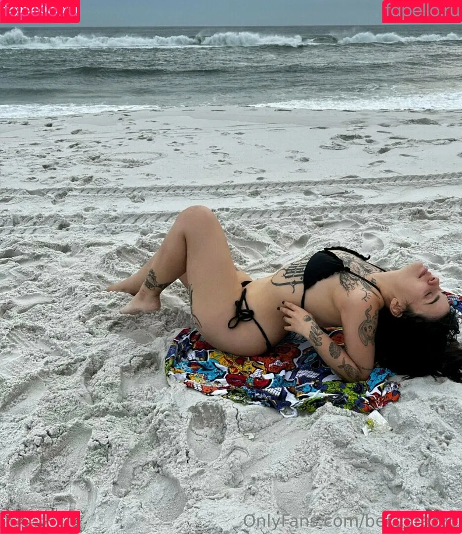 Becca Razzo Onlyfans Photo Gallery 