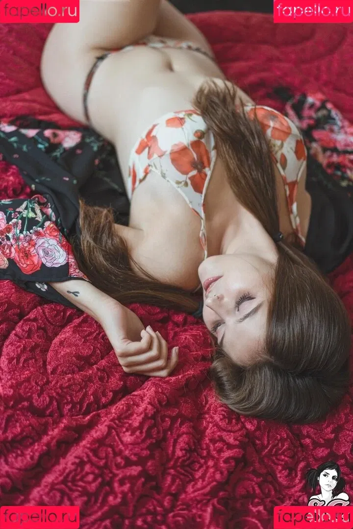 Tsuki SG Onlyfans Photo Gallery 