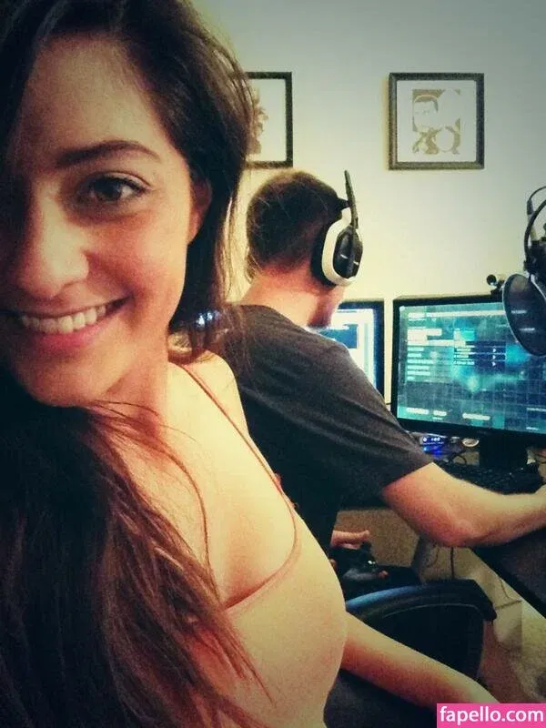 twomgovercsquared Onlyfans Photo Gallery 