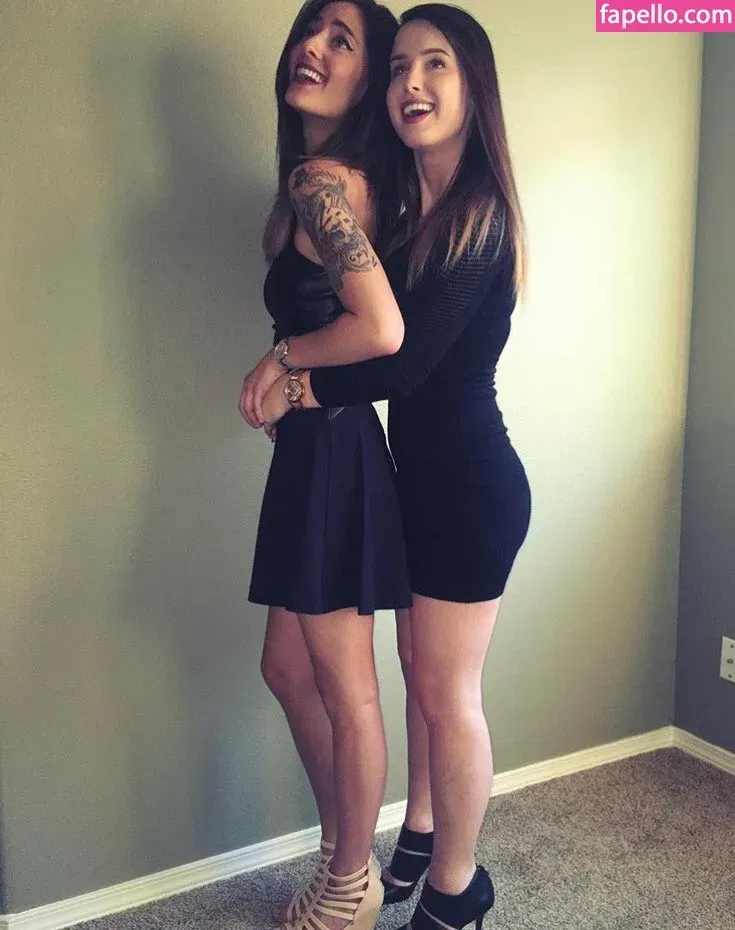 twomgovercsquared Onlyfans Photo Gallery 