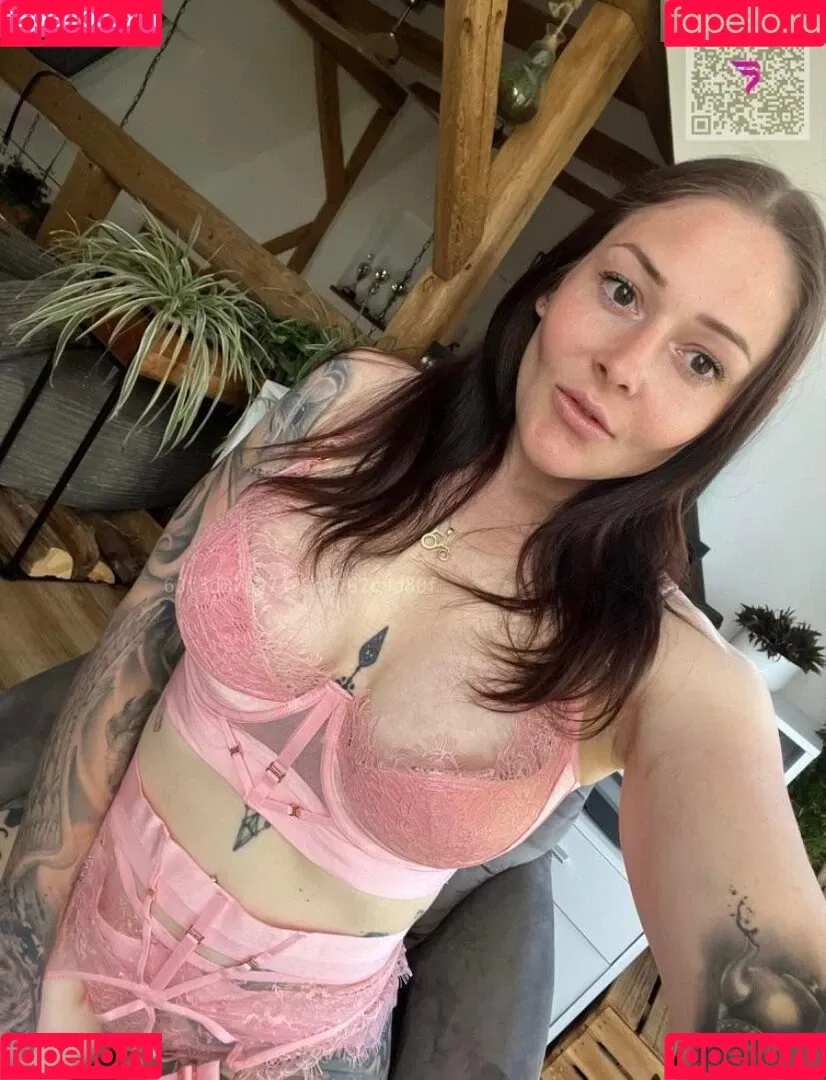 Little Princess Hedi Onlyfans Photo Gallery 