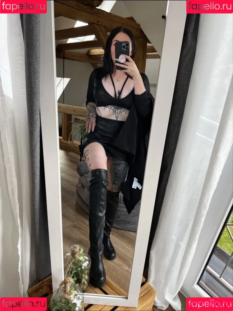 Little Princess Hedi Onlyfans Photo Gallery 