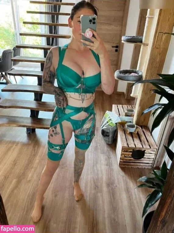 Little Princess Hedi Onlyfans Photo Gallery 