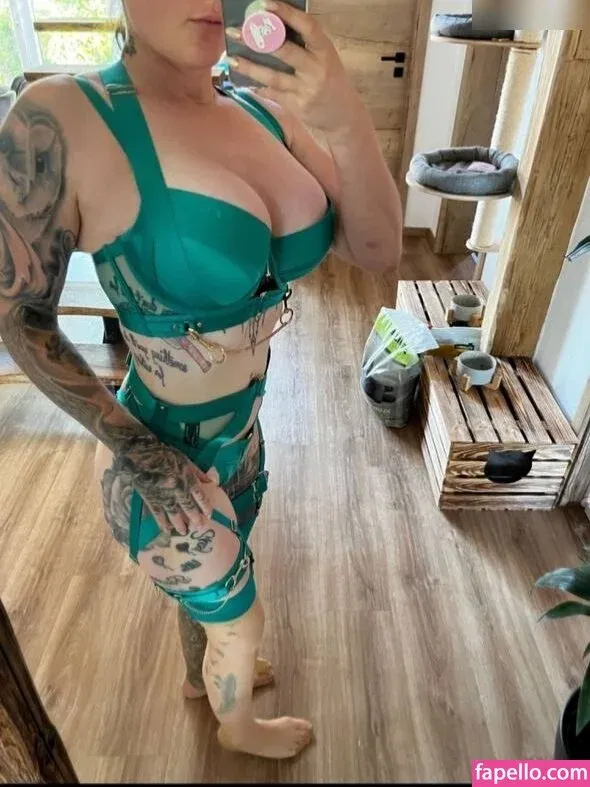 Little Princess Hedi Onlyfans Photo Gallery 