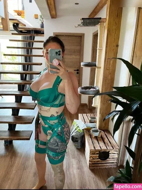 Little Princess Hedi Onlyfans Photo Gallery 